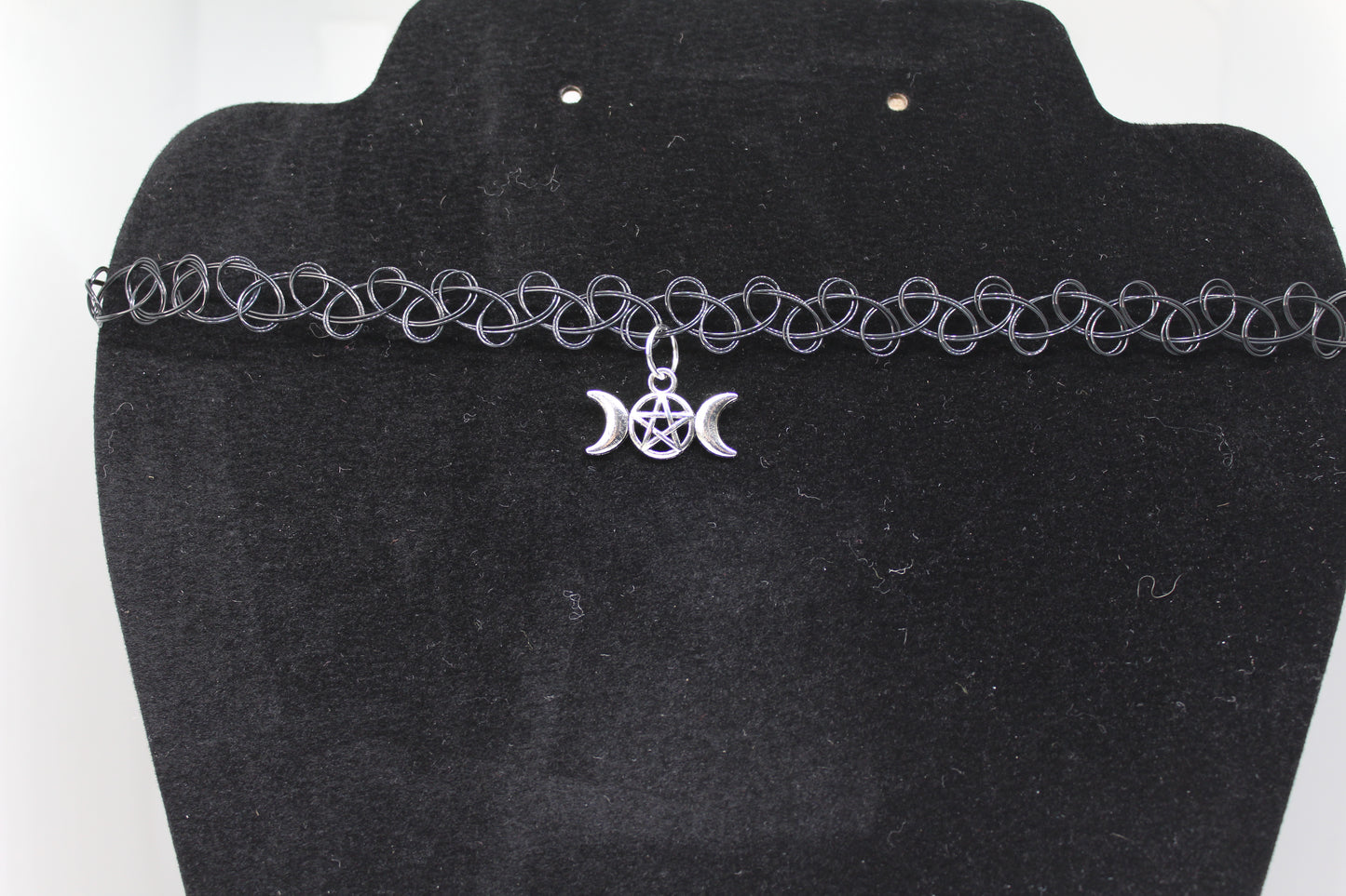 Choker style
