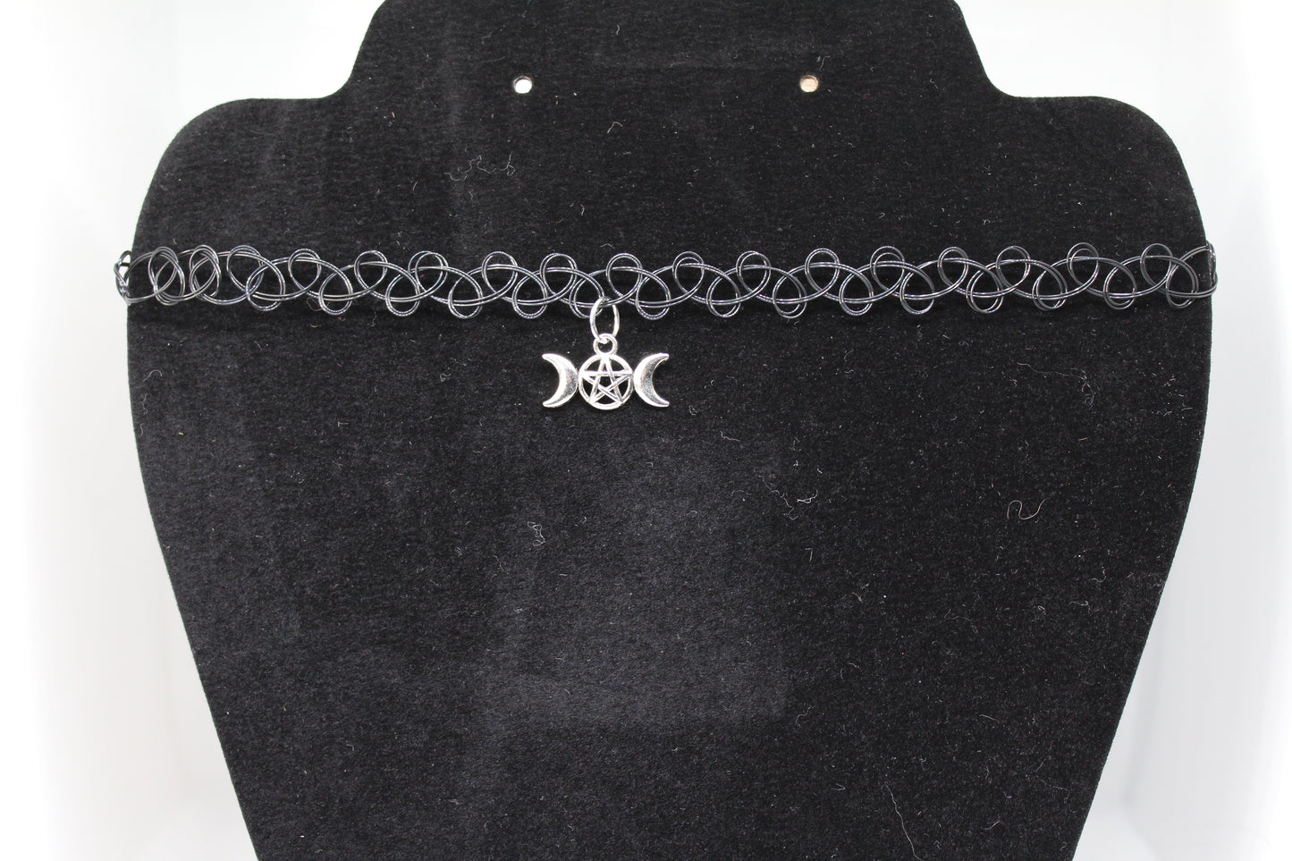 Choker style