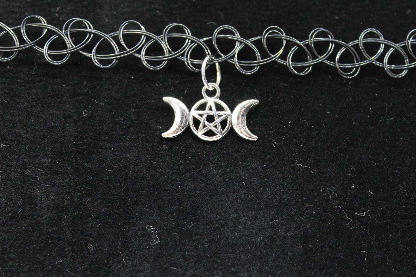 Choker style